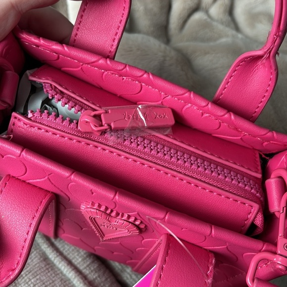 Rare Betsey Johnson Heart Fushia Pink XORAINQ Mini Tote/CrossBody Bag Valentine - Picture 5 of 13
